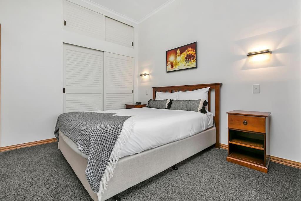 Spacious One Bedroom Apartment On Princes Wharf Auckland Exterior photo